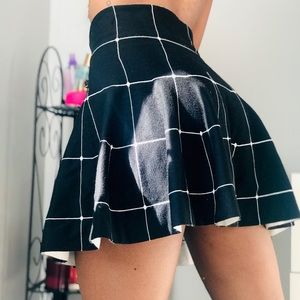 HESPERUS black and white plaid skirt
